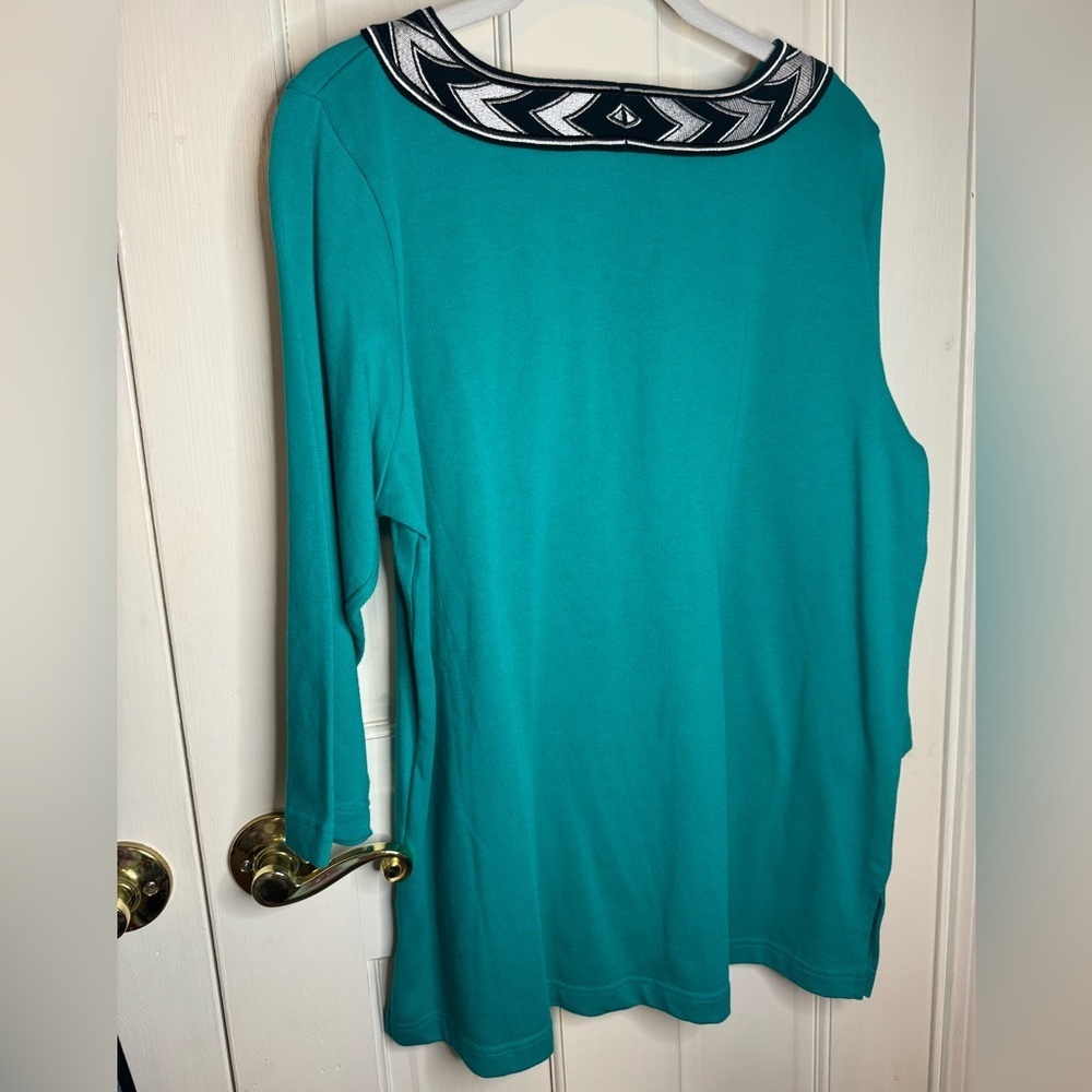 Bob Mackie Wearable Art teal tunic top w/ black and white embellishments Size M - Picture 9 of 12